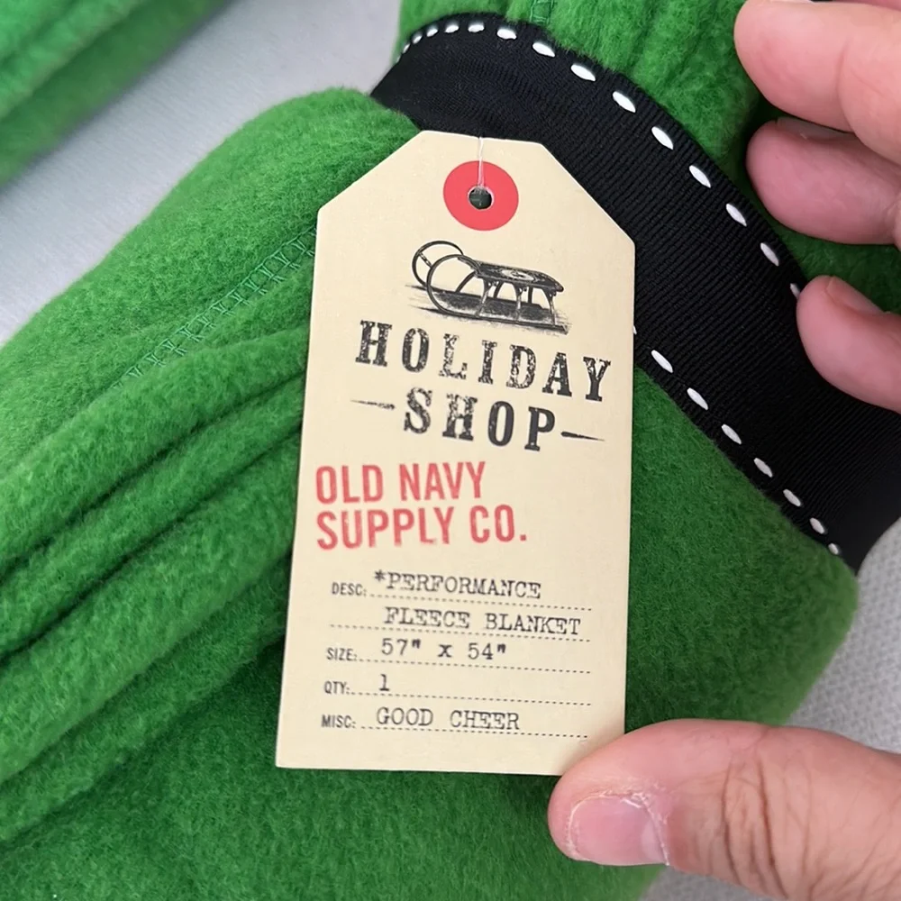 OLD NAVY HOLIDAY FLEECE BLANKET GREEN WITH PINK REINDEER NEW 57” x 54”